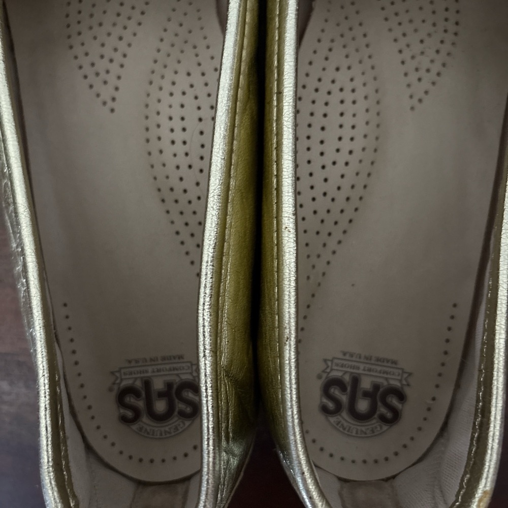 SAS Classic Gold Color Leather Slip On Loafers Comfort Shoes Tripad 9.5 S USA - Picture 4 of 8